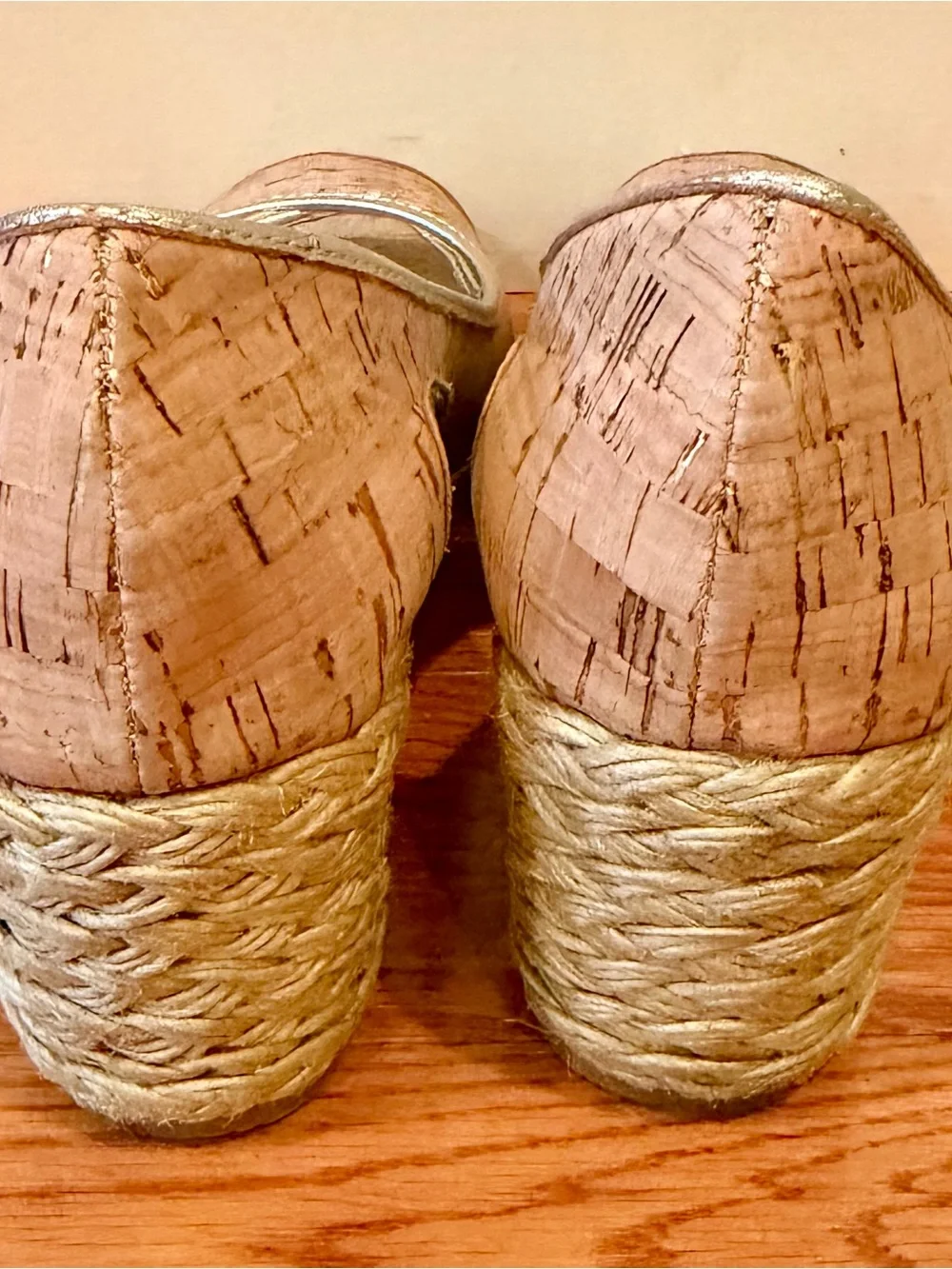 Donald Pliner Open Toe Cork Espadrille Wedge. Size 9 EXCELLENT condition